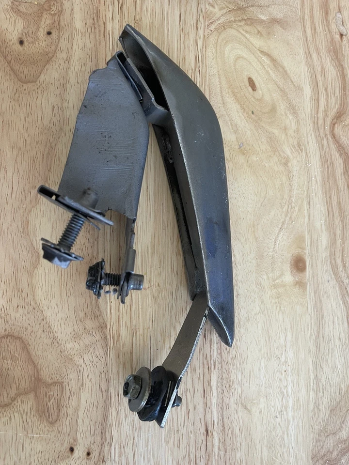 Par de protectores de parachoques trasero Ford Mustang 1965 1966 L&R OEM también C5ZZ-17984-C Foto 4 de 4