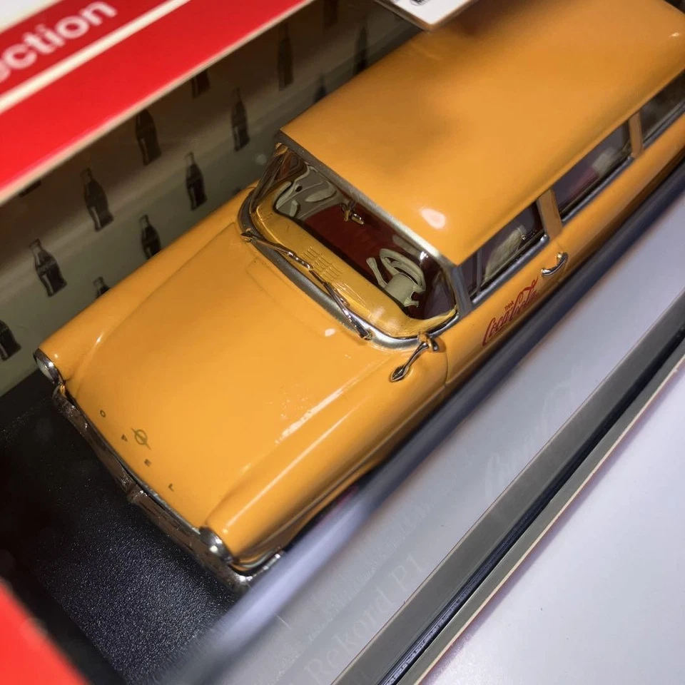 MINICHAMPS Opel Rekord P1 Caravan 1/43 Coca Cola Diecast Model Car Limited - Image 4 of 4