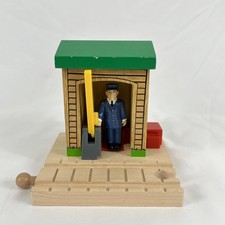 Wooden Thomas The Train Wood Conductors Shed 2001