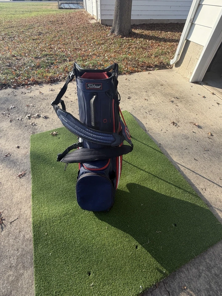 Titleist 2024 Hybrid 14 Stand Bag Navy/Red/White - Image 4 of 4