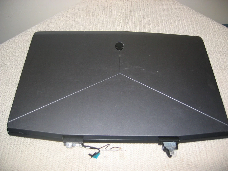 Alienware Laptop 17" Screen Top Case and Display - Image 2 of 2