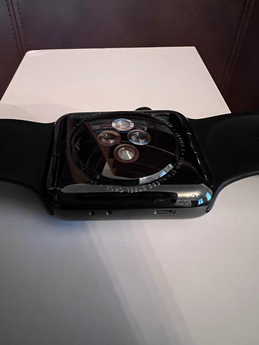 Apple Watch Series 3 - Space Black Stainless - Black Sport Apple Watch Series 3 - Space Black Stainless - Black Sport