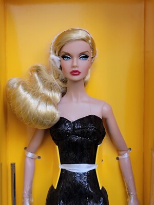 NRFB LOUNGE SIREN POPPY PARKER 12