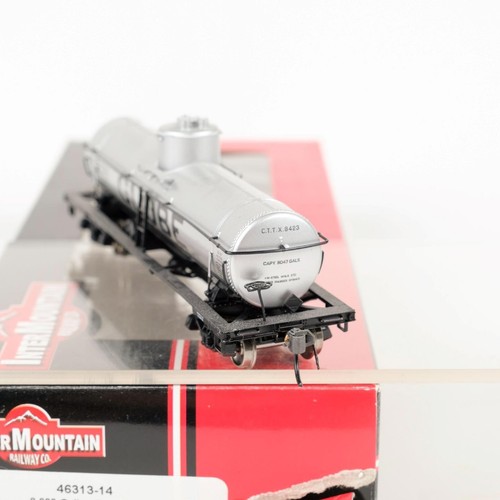 Intermountain HO Scale Globe Oil CTTX #8423 8,000 Gallon Tank Car 46313-14 - Picture 5 of 5
