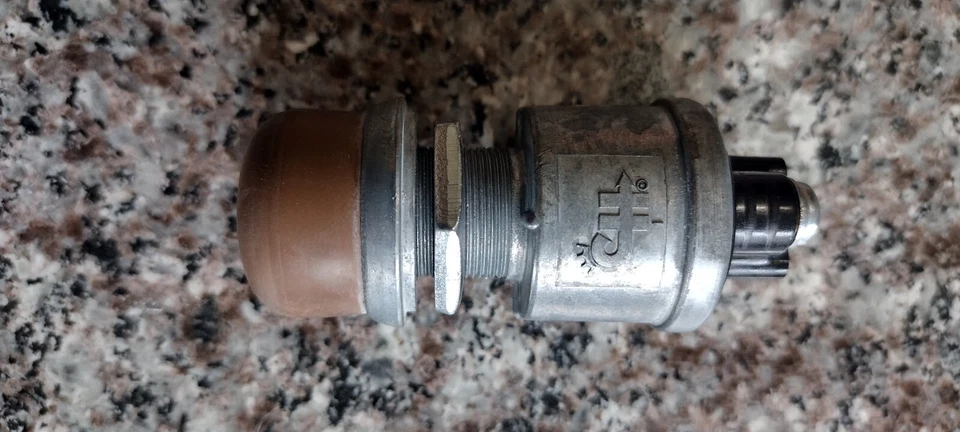 COLE HERSEE BW126 MOMENTARY PUSH BUTTON START SWITCH - Image 3 of 3