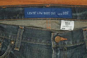 527 low boot cut levi's