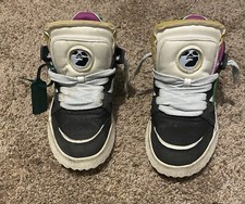 Low top Floating Arrow sneakers in black and green,Off-White