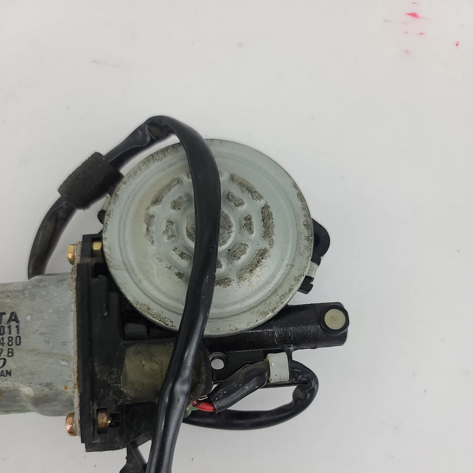 Motor regulador ventana puerta trasera izquierda Toyota Prius 2001-2003 85710-47011 Foto 2 de 4