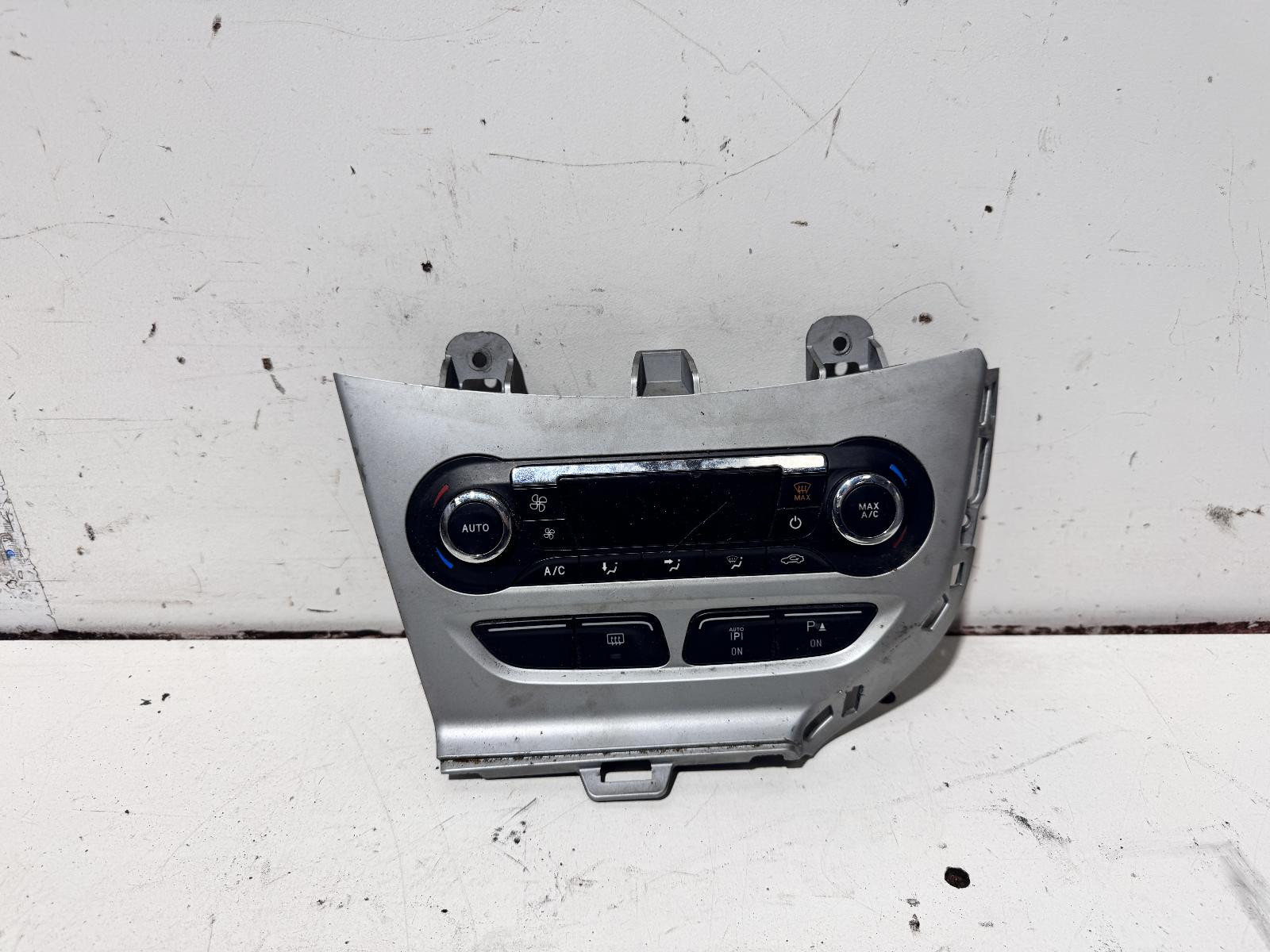 Ford Focus Heater Controls LW 05/2011-08/2015