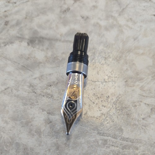 Pelikan M800 nib 18k Two Tons Medium.