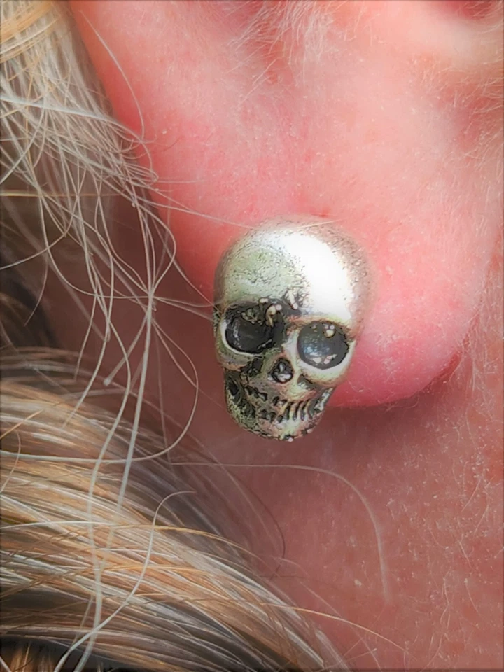 Pendientes cabeza calavera esqueleto tachuelas gótico peltre acero cuerpo piercing joyería Foto 2 de 4