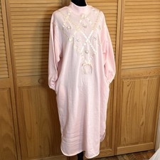 Vtg NWT Robe Size Large Leisure Wear Pink Long Pearls Ribbon Heart Pocket Soft