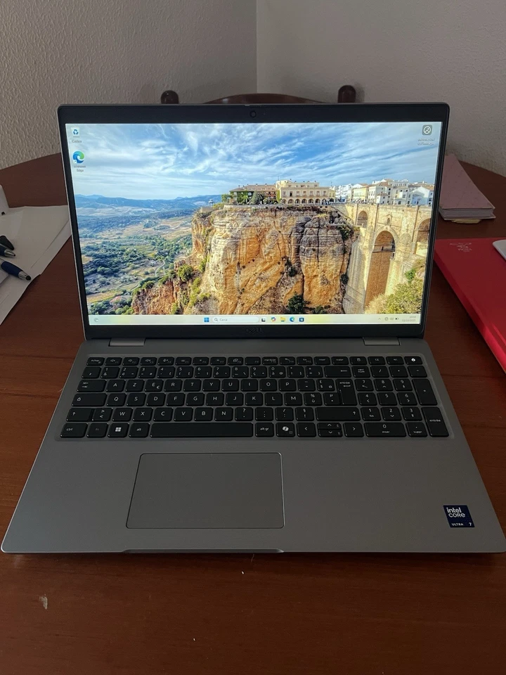 DELL PRECISION 3590 WORKSTATION MOBILE 15.6" INTEL CORE ULTRA 7 155H RAM 32GB-SS - Immagine 2 di 4