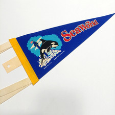Seaworld 1980 Souvenir Pennant 5"x11" Made in USA Sea World Collectible