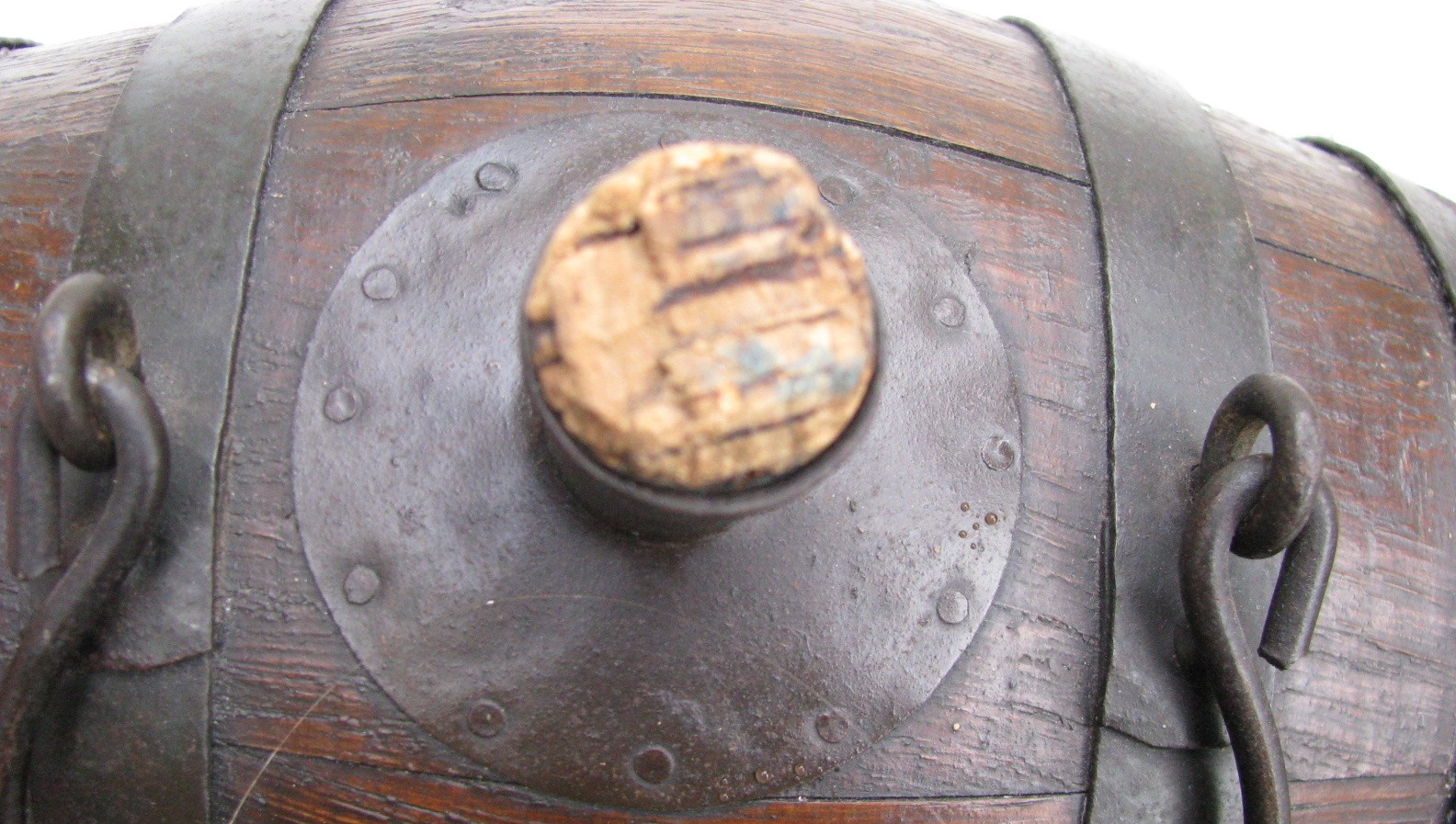 RARE MINT DESIRABLE SIZE 18th c. OAK & IRON POWDER~WHISKEY~RUM KEG ORIGINAL CORK