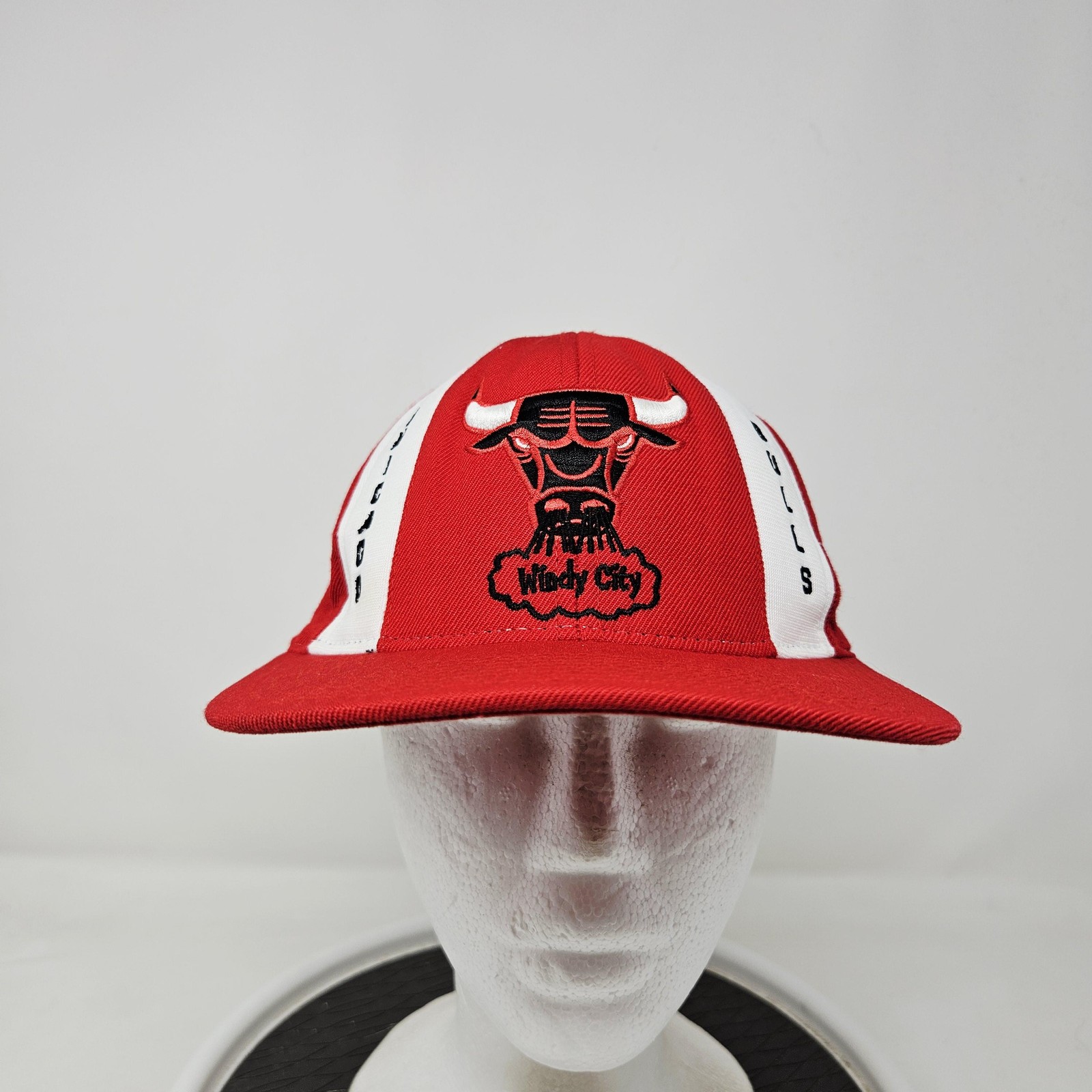 Chicago Bulls Hat Cap Snap Back Mens One Size Red NBA Basketball Mitchell & Ness