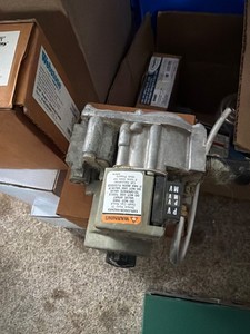 Honeywell VR8204H1006 Intermittent Pilot Gas Valve