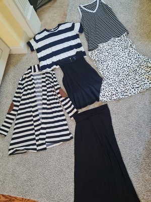 Womens Cool Black/white Clothes Lot. Gap, Old Navy. Sz.medium.GUC.