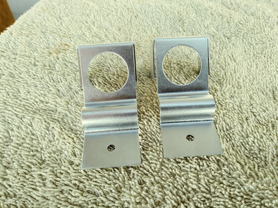 CHEVY II NOVA Interior Under Dash Courtesy Lamp Light Socket Mounting Brackets Foto 2 de 4