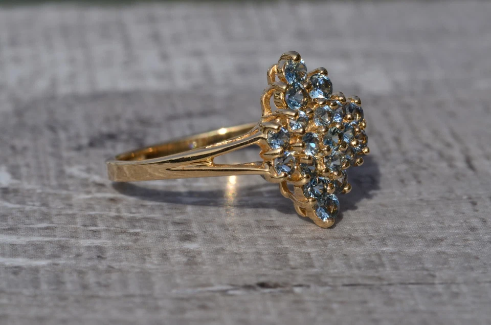 Anillo racimo topacio vintage en oro amarillo Foto 2 de 4