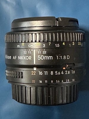 Nikon AF FX NIKKOR 50mm f/1.8D Lens with Auto Focus for Nikon