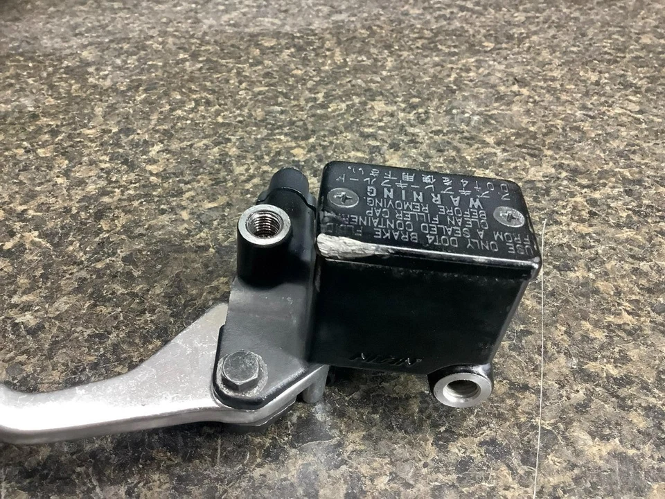 15 Cilindro maestro de freno delantero Suzuki TU250X TU250 TU 250X 26L Foto 2 de 3