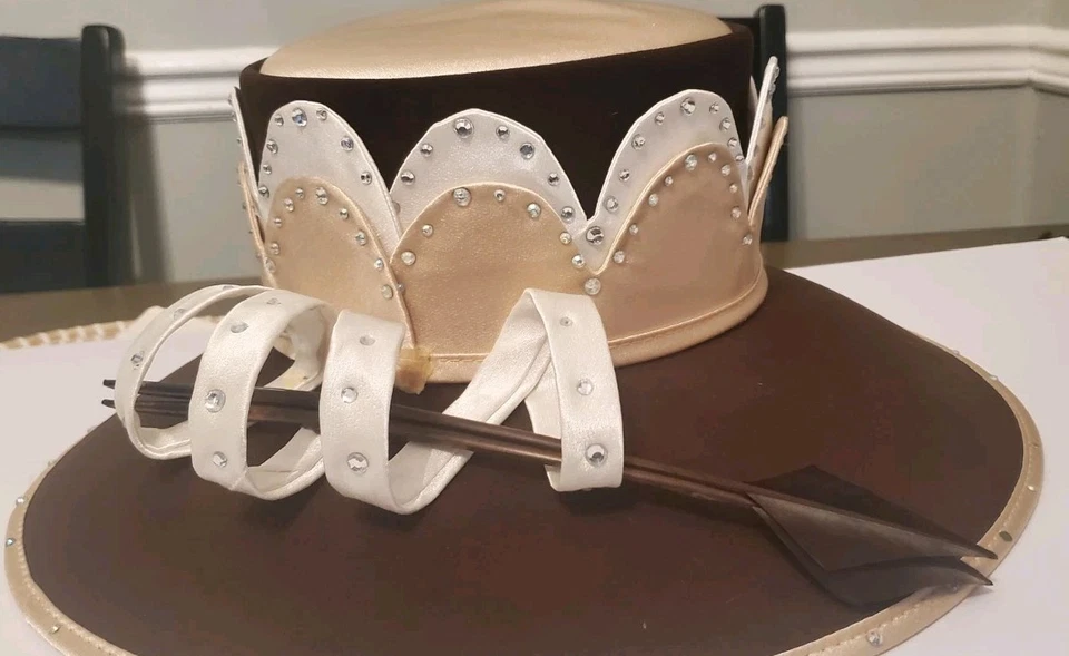 Sombrero de mujer ML Studio vintage marrón, tostado, flechas y piedras Foto 3 de 4