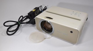 Acer AOpen QF12 LCD LED Beamer Full HD 1.920 x 1.080 Pixel 5.000 Lumen Projector