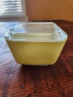 Vintage Pyrex 1.5 cup yellow refrigerator dish / cup with clear ribbed lid
