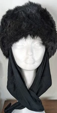 NEW, Ladies Black Knit and Faux Fur Winter Hat.