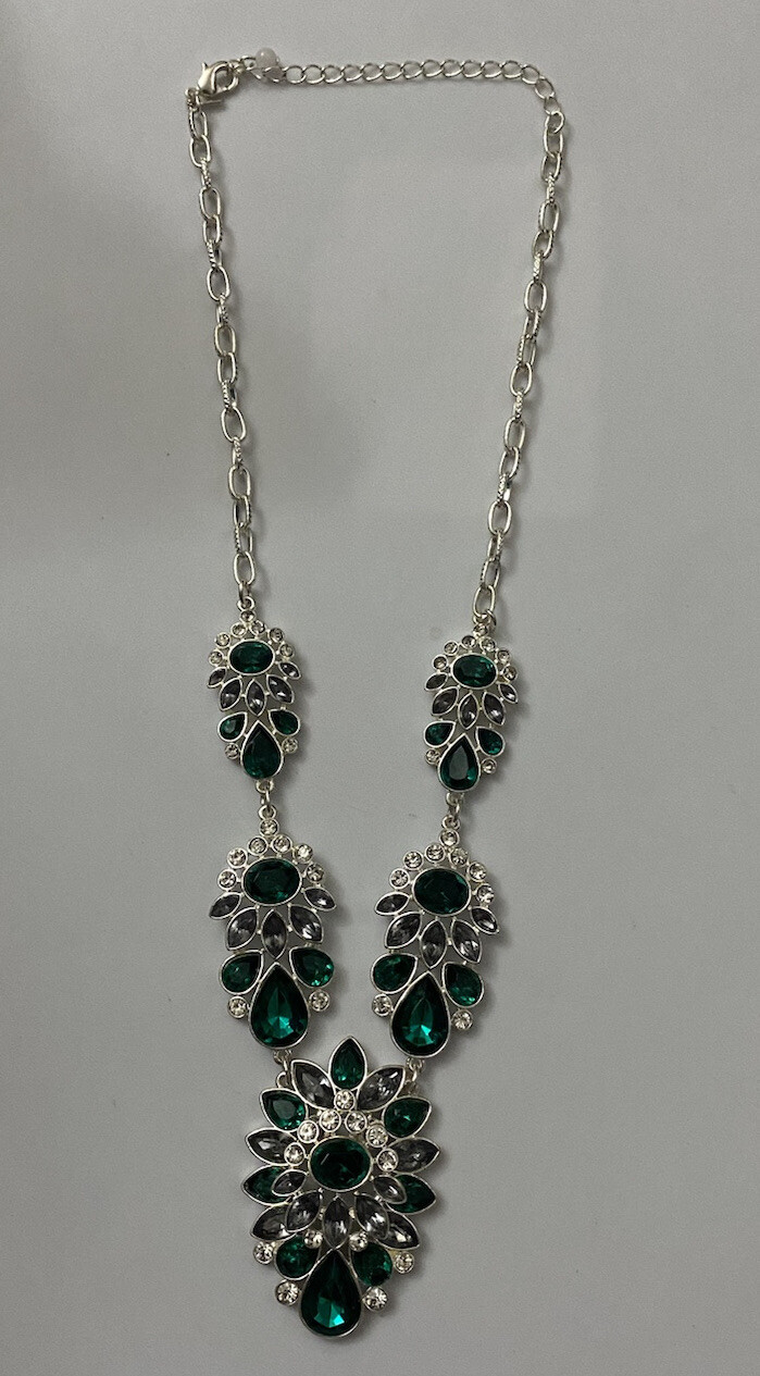 Retro Beautiful Emerald Colored Statement Necklac… - image 1