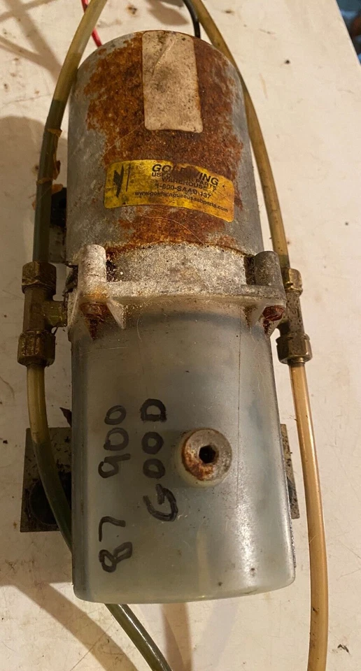 Motor convertible, mangueras, válvula y soporte.    Saab 900 1986-1988 Foto 2 de 4