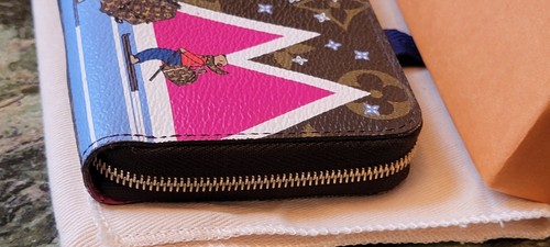 AUTHENTIC LOUIS VUITTON MONOGRAM SMALL ZIP AROUND WALLET SKIING BEARS PINK BLUE - Picture 15 of 18