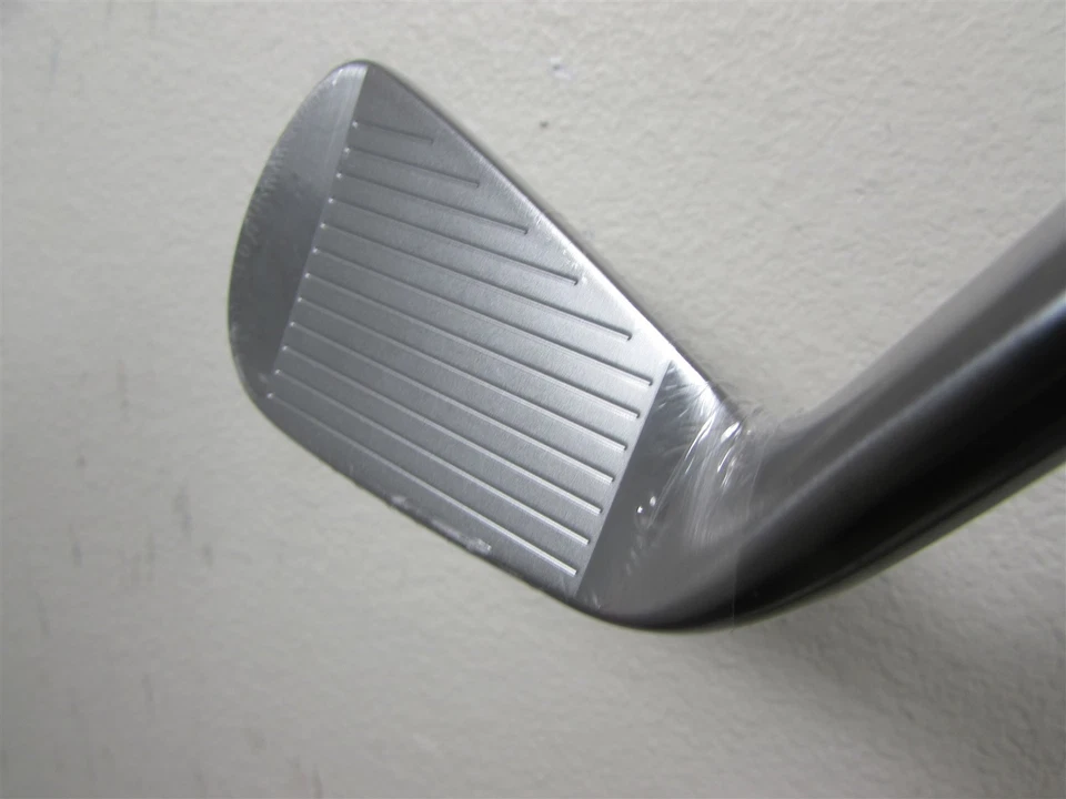 Titleist Golf T200 '23 21* 4 Iron Stiff Flex (S) TT AMT Black S300 Steel Shaft - Image 3 of 4