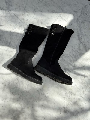 Women s Black Winter Boots Size 38   UGG-Style   Mint Condition