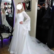 Vintage Victorian A-Line Wedding Dresses Flare Sleeves Fantasy LaceApplique Gown