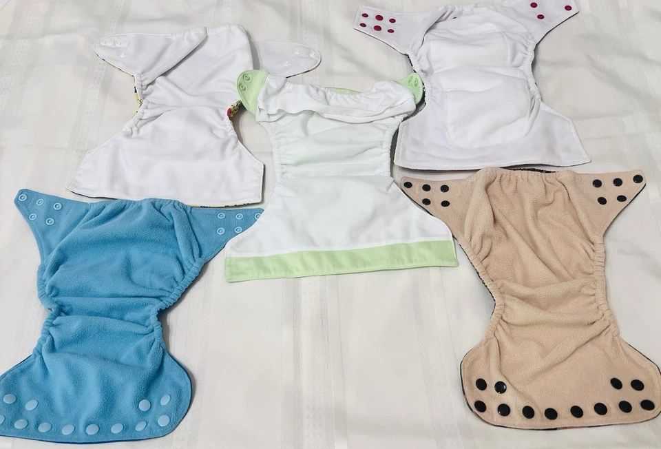 Bumgenius (1) Moomoobaby (1) Fruit Of The Womb (1) Unbranded (2) Cloth Diapers - Image 2 of 4