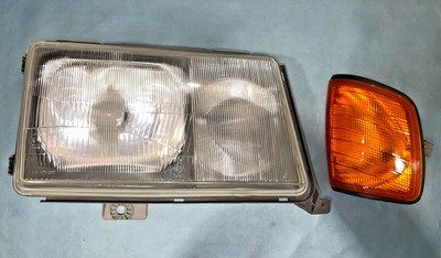 Magneti Marelli Halogen RH Headlight Combination Assy - LPF011 -For W124 90-93