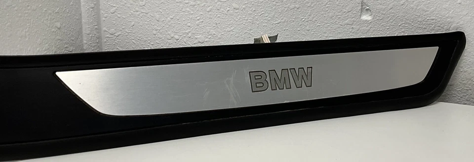 2014 BMW 750LI tampa traseira direita soleira degrau arranhão acabamento fabricante de equipamento original 22339910 - Imagem 2 de 4