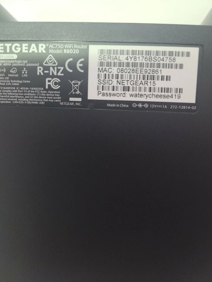 NETGEAR AC750 DUAL BAND WIFI ROUTER 300+ 450Mbps/ R6020 Upgrate your WiFi  - Image 4 of 4