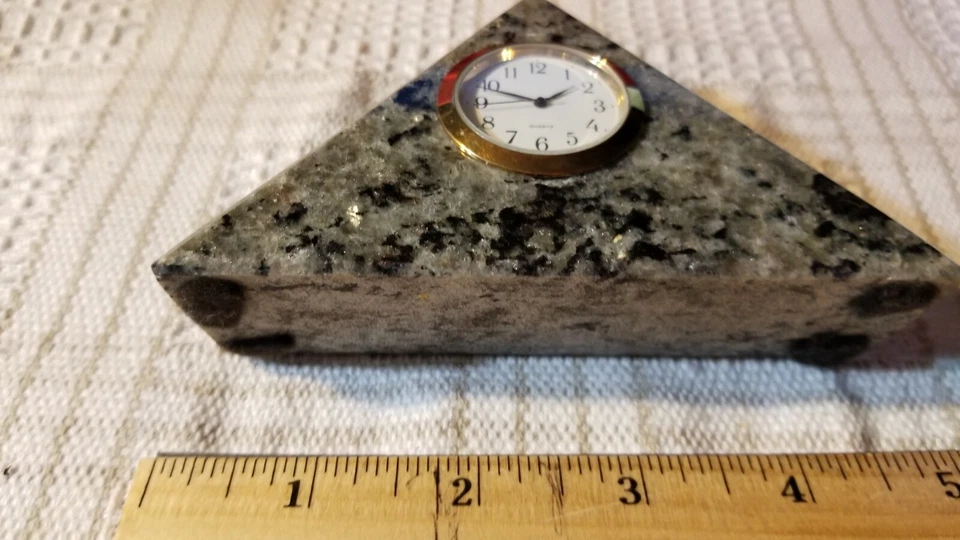 Granite Desk Clock 4.5" x 3" x 1" - runs , keeps time, new battery - Image 3 of 4