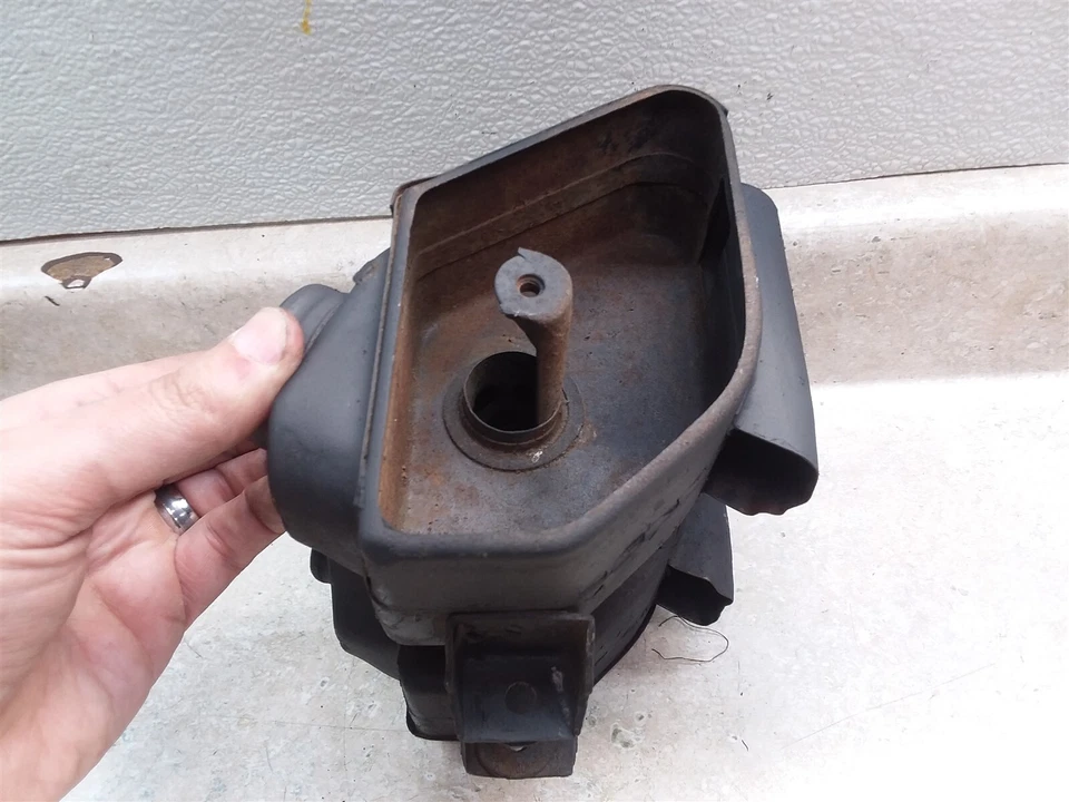 Yamaha 200 CS5 1972 Air Box Chamber Housing #27 ANX ARP E11 - Image 3 of 4