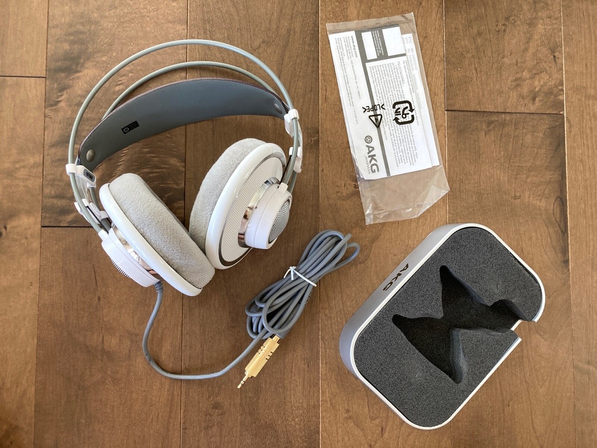 AKG K701 Premium Class Reference Headphones 2458X00180 (B AKG K701 Premium Class Reference Headphones 2458X00180 (B