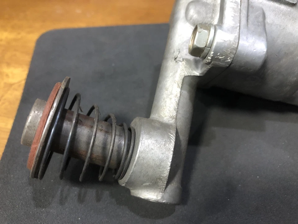 Datsun Nissan Prince Skyline 1500DX S50/57 1967 bomba de aceite nuevo de colección original Japón raro Foto 3 de 4