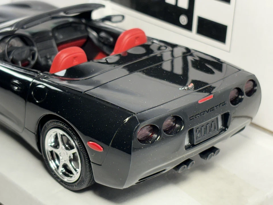 Revell 1/25 Corvette 可转换黑色和红色内部特别促销型号全新无标签 — 第 4/4 张图片