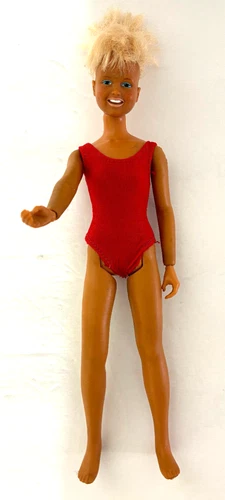 VTG 1974 Kenner Dusty Action Fashion Doll Barbie Friend