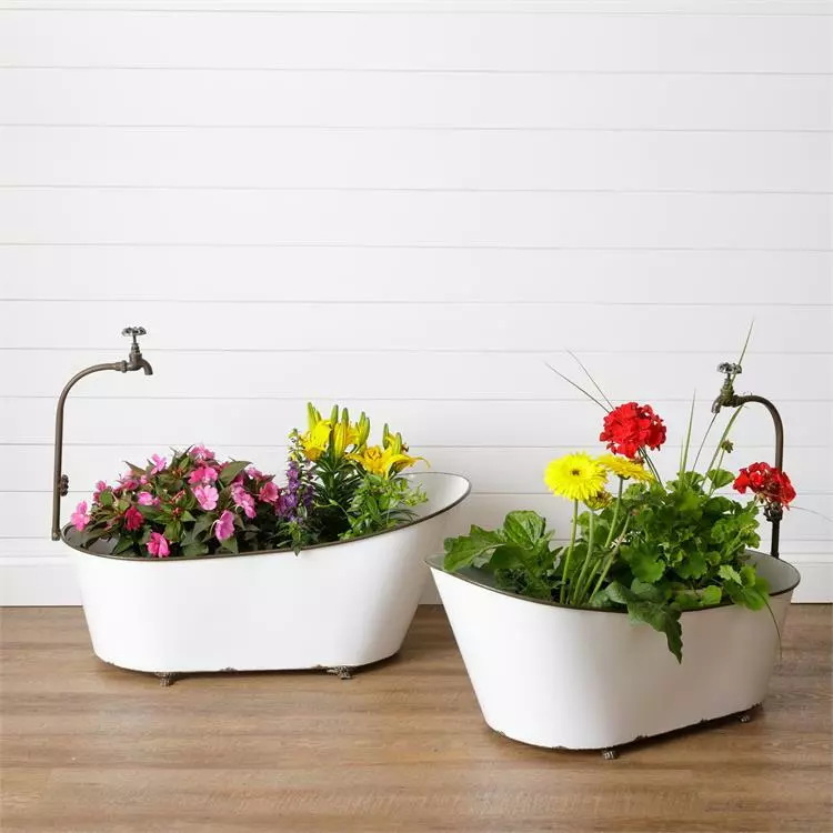 Clawfoot best sale tub planter