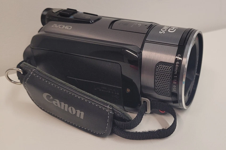 CANON LEGRIA HF S100 (HFS100) HD CAMCORDER (UK PAL) - No Charger - Image 4 of 4