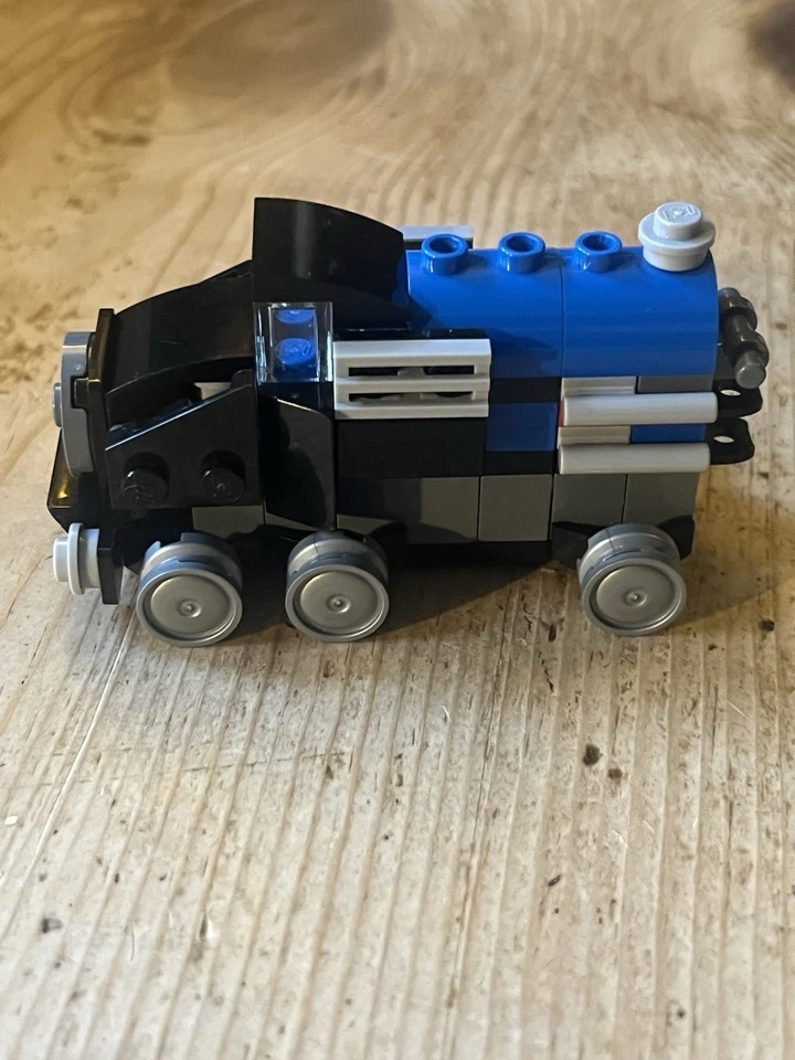 LEGO Creator 31054 Blue Express, photo 2 of 4