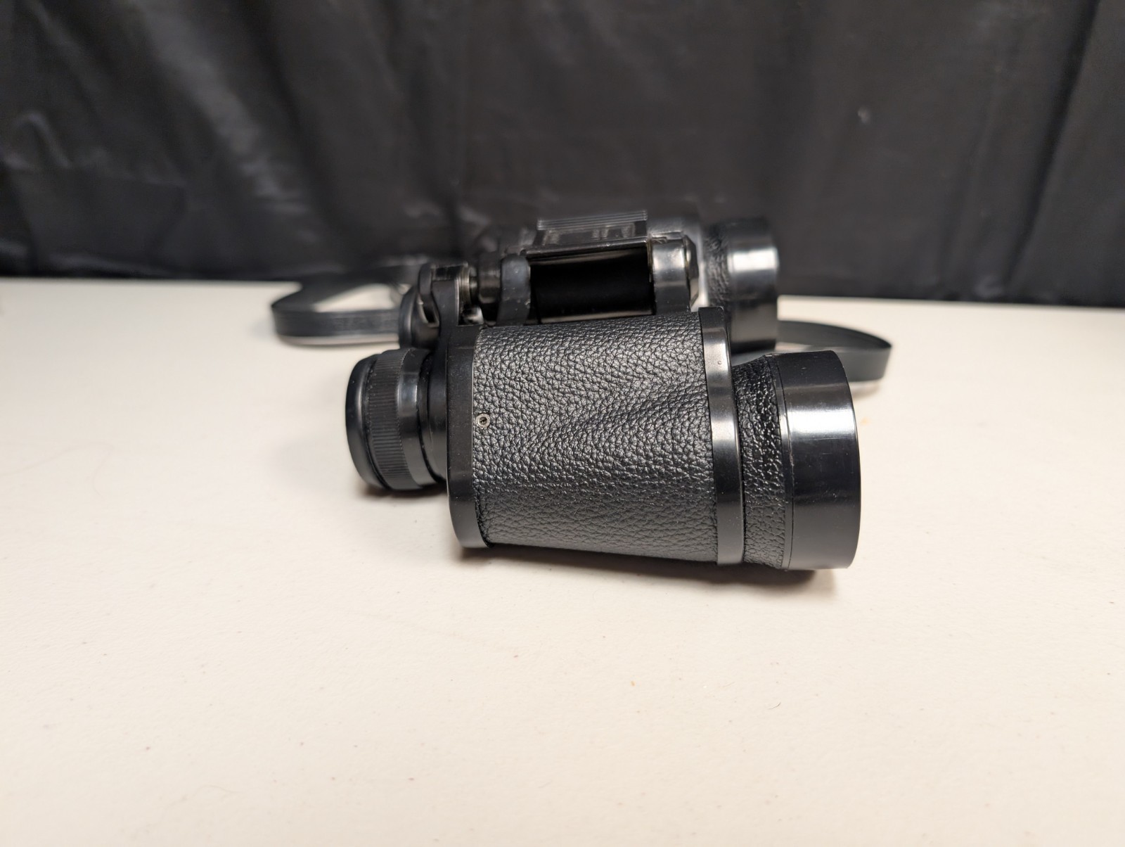 как выглядит Bushnell Binoculars Ensign Insta-Focus 7x35 Wide Angle 500 ft 1000 yd Case фото